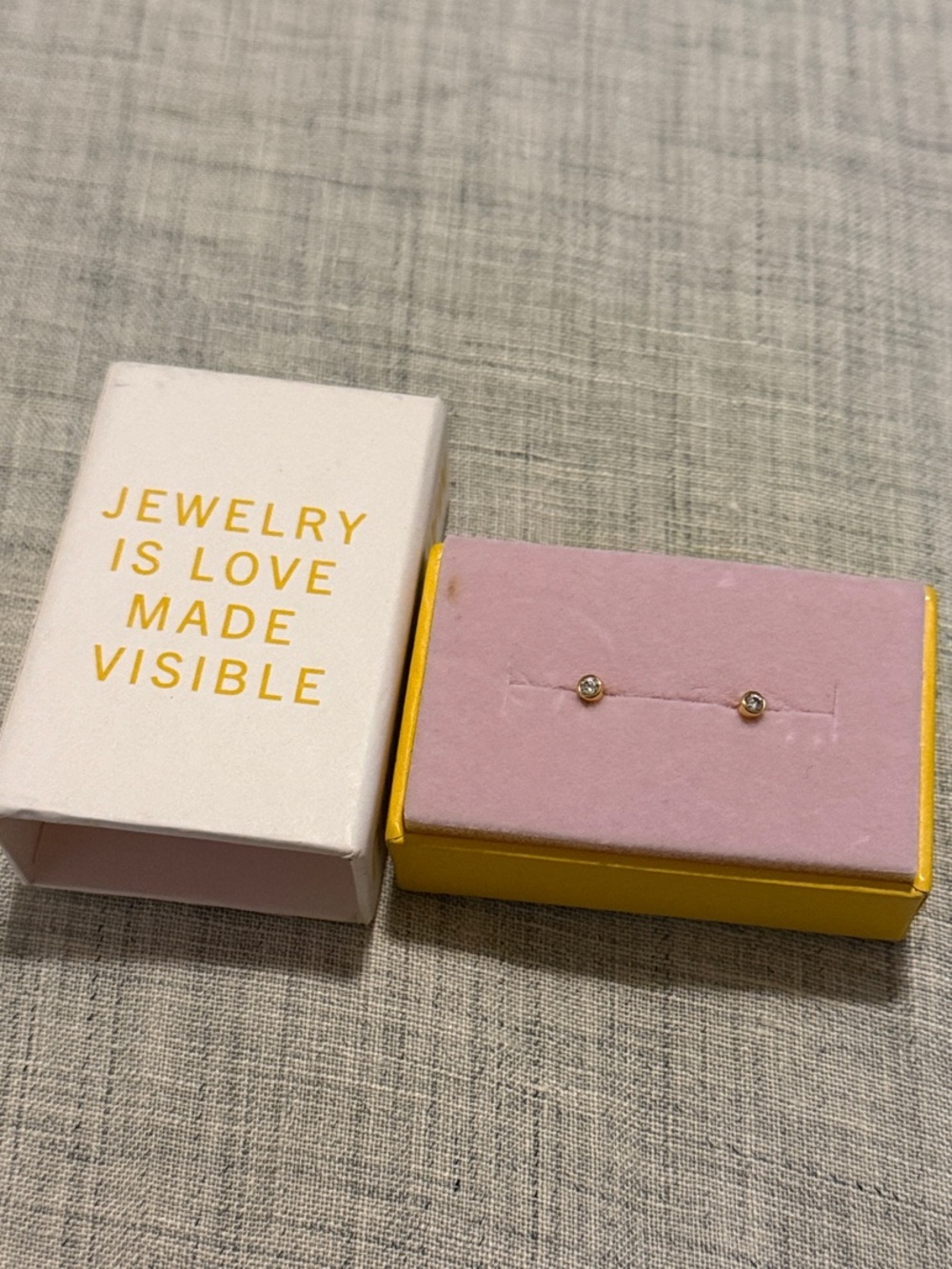 Maison Miru tiny sapphire studs in 14k gold - NEW IN BOX - Picture 4 of 5